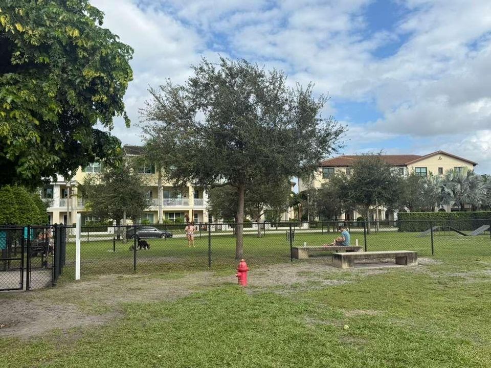 待售: $950,000 (3 贝兹, 3 浴室, 2252 平方英尺)