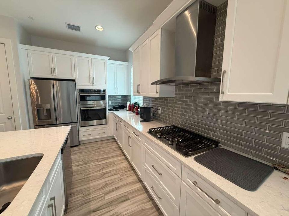 待售: $950,000 (3 贝兹, 3 浴室, 2252 平方英尺)