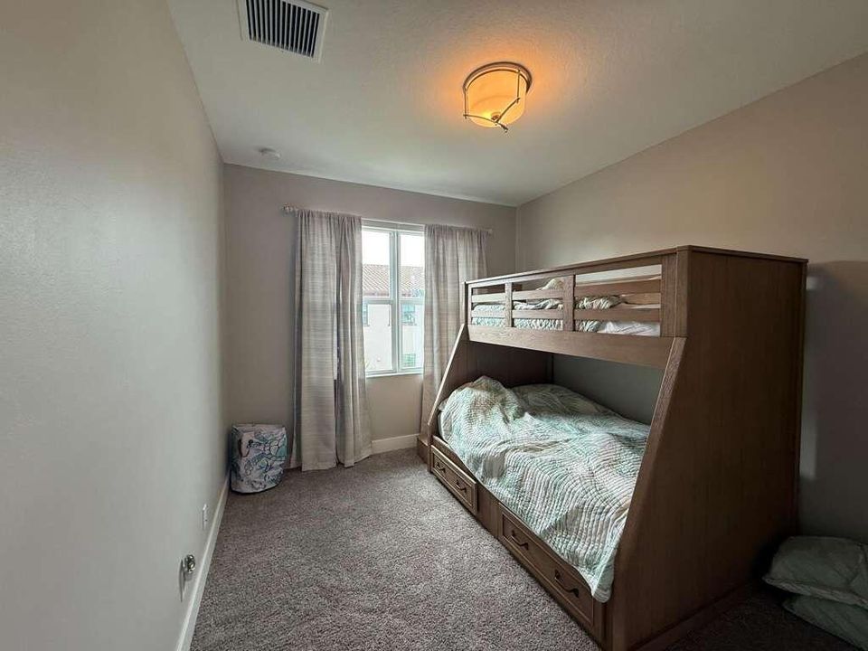 待售: $950,000 (3 贝兹, 3 浴室, 2252 平方英尺)