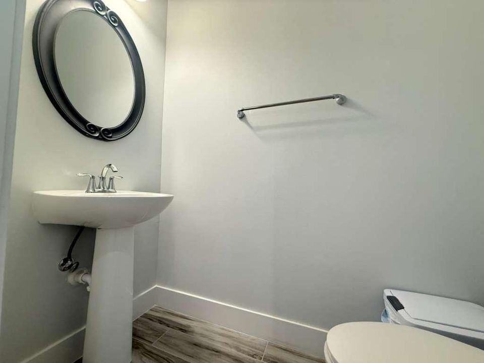 待售: $950,000 (3 贝兹, 3 浴室, 2252 平方英尺)