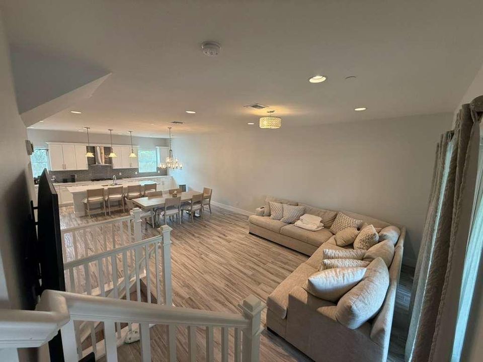 待售: $950,000 (3 贝兹, 3 浴室, 2252 平方英尺)