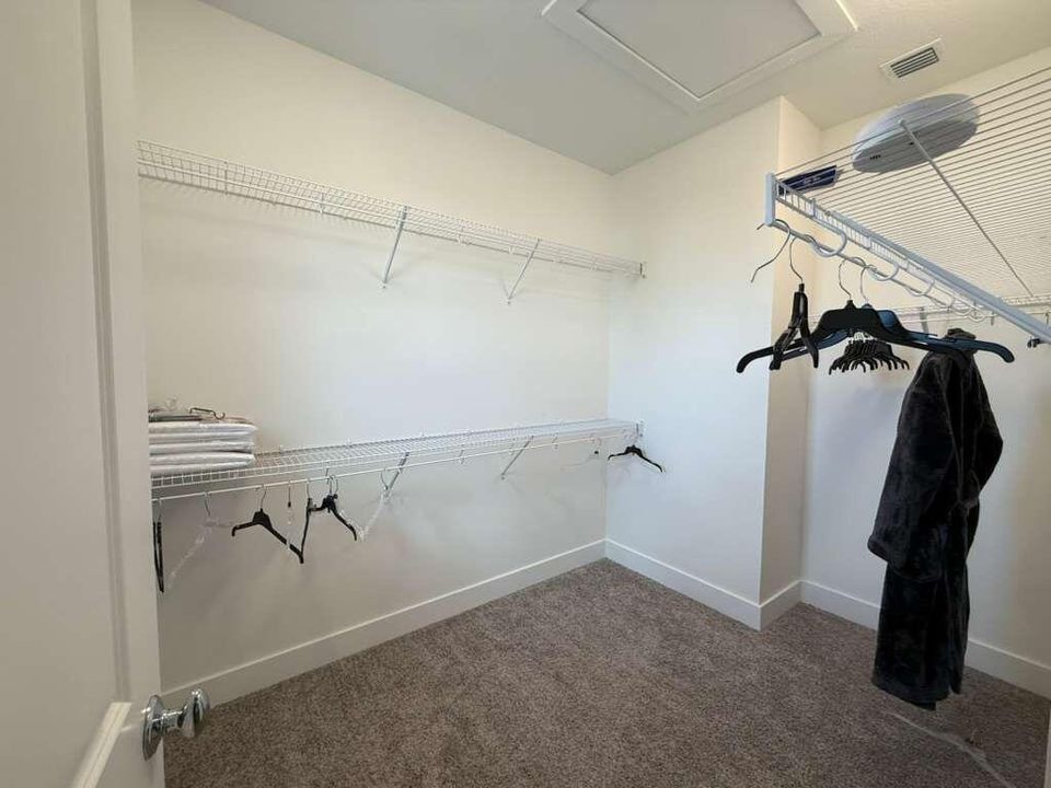 待售: $950,000 (3 贝兹, 3 浴室, 2252 平方英尺)