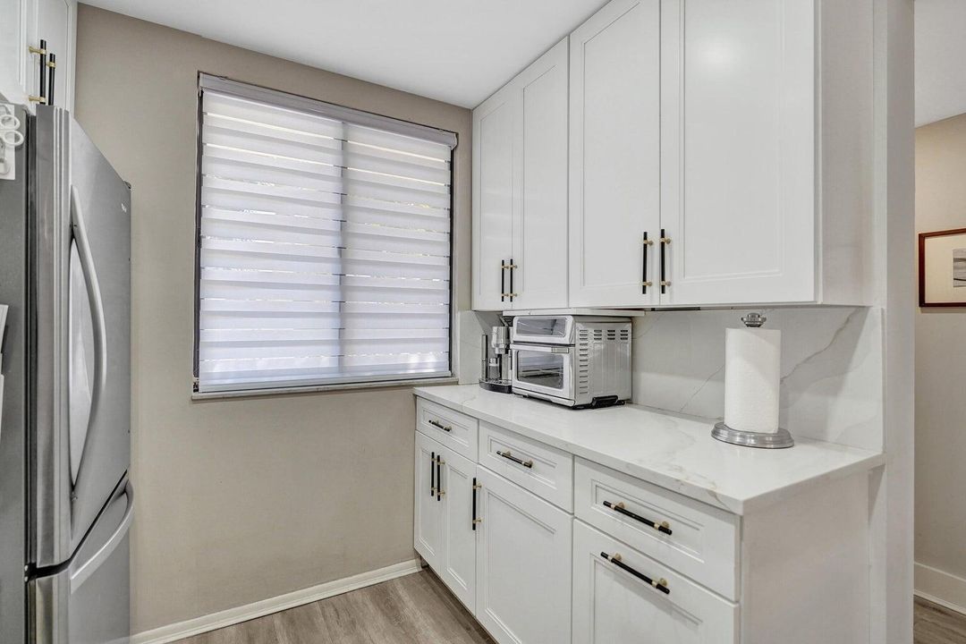 For Sale: $299,000 (2 beds, 2 baths, 1385 Square Feet)