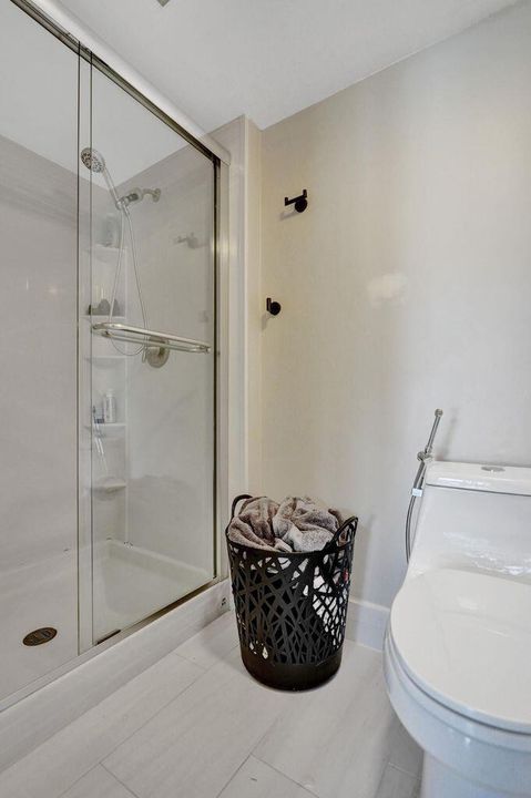 For Sale: $299,000 (2 beds, 2 baths, 1385 Square Feet)