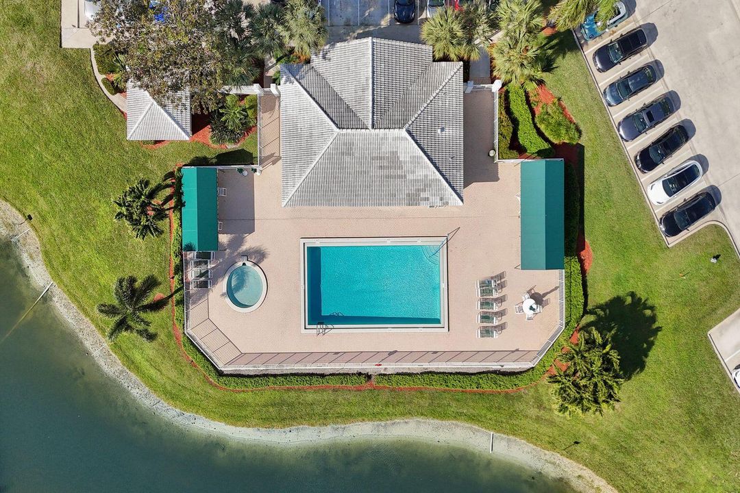 For Sale: $299,000 (2 beds, 2 baths, 1385 Square Feet)