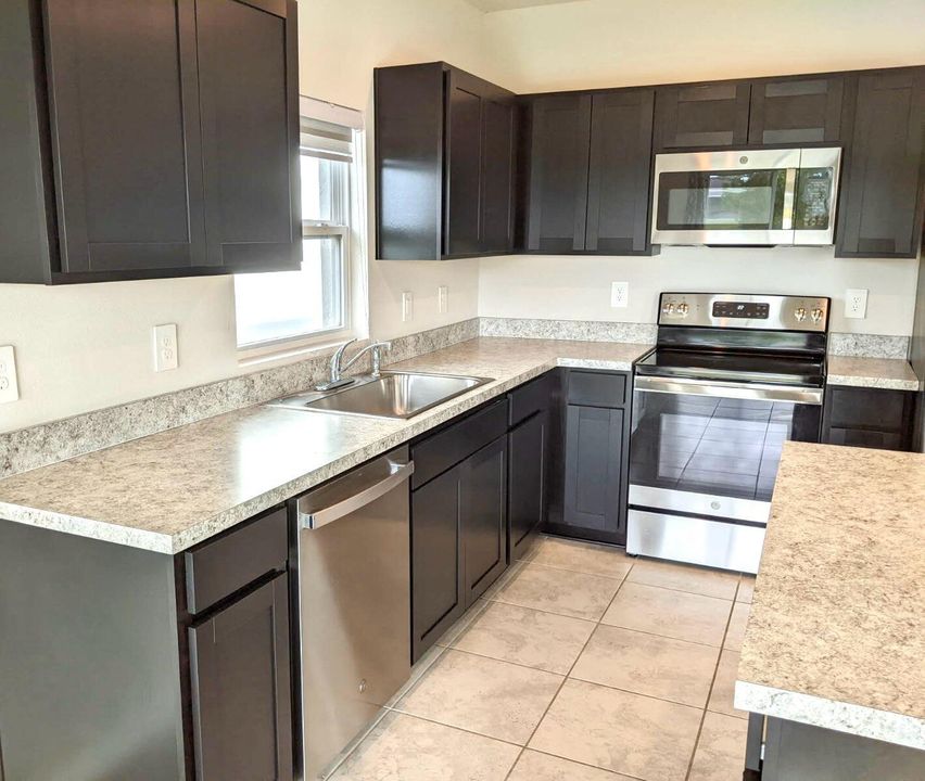 En Renta: $2,300 (3 camas, 2 baños, 1378 Pies cuadrados)