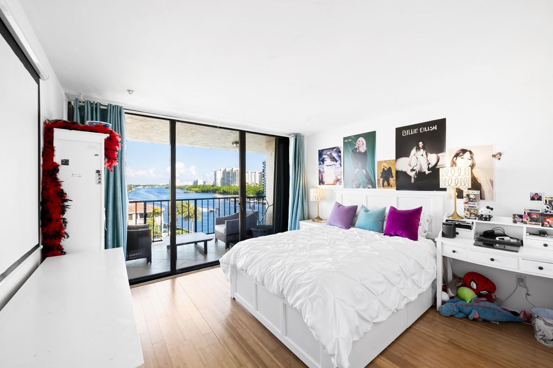 待售: $945,000 (3 贝兹, 2 浴室, 1682 平方英尺)