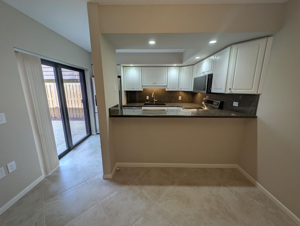 For Rent: $2,950 (3 beds, 2 baths, 1596 Square Feet)