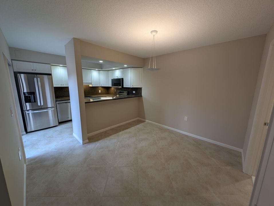 For Rent: $2,950 (3 beds, 2 baths, 1596 Square Feet)