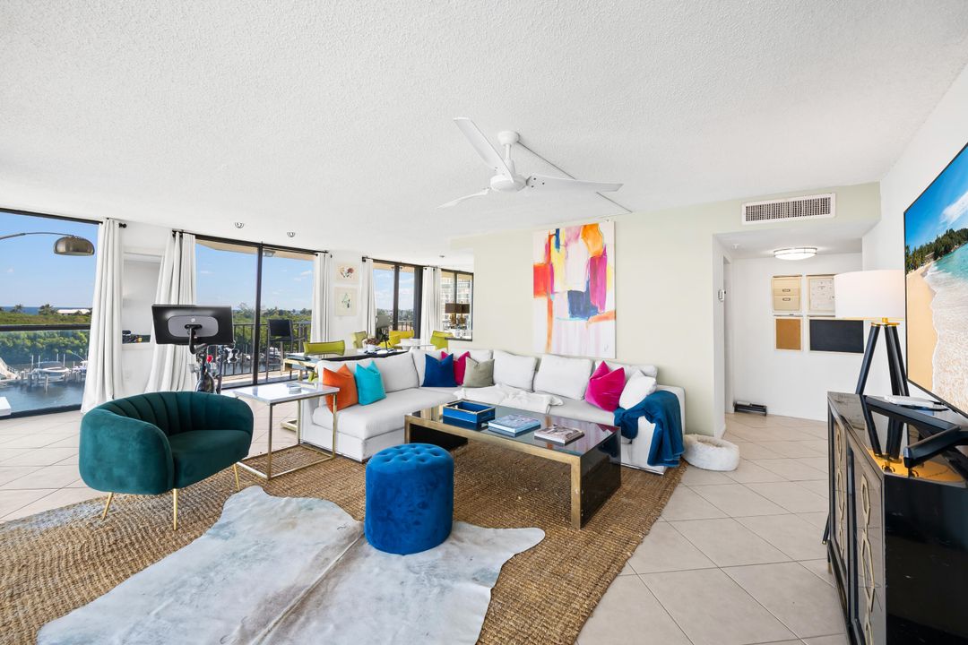 待售: $945,000 (3 贝兹, 2 浴室, 1682 平方英尺)