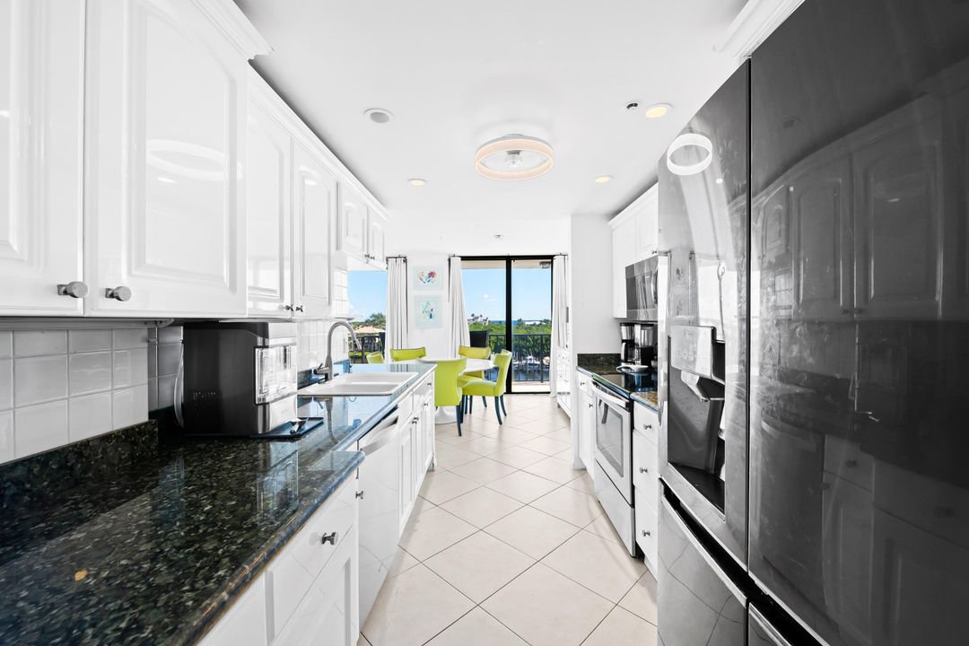 待售: $945,000 (3 贝兹, 2 浴室, 1682 平方英尺)