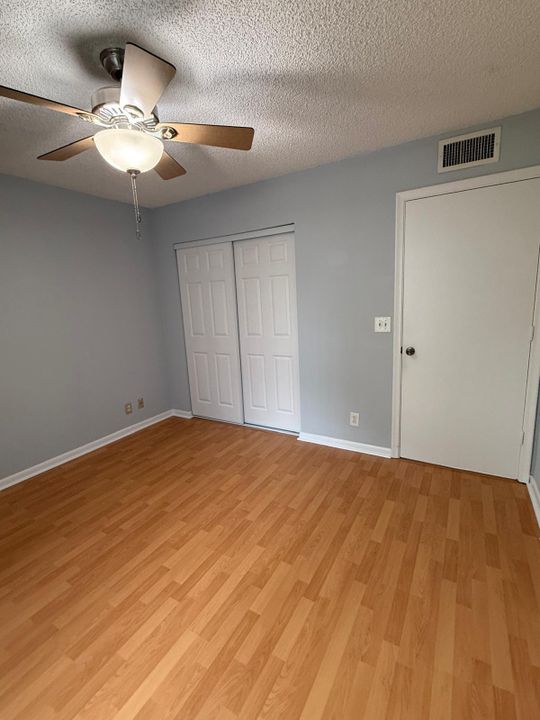 For Rent: $2,300 (2 beds, 2 baths, 960 Square Feet)