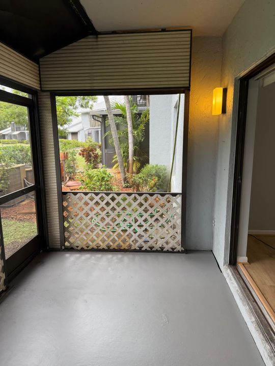 For Rent: $2,300 (2 beds, 2 baths, 960 Square Feet)