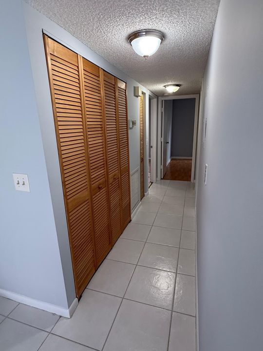 For Rent: $2,300 (2 beds, 2 baths, 960 Square Feet)