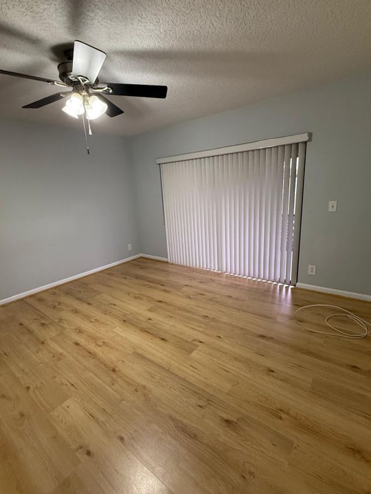 For Rent: $2,300 (2 beds, 2 baths, 960 Square Feet)