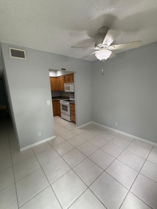 For Rent: $2,300 (2 beds, 2 baths, 960 Square Feet)