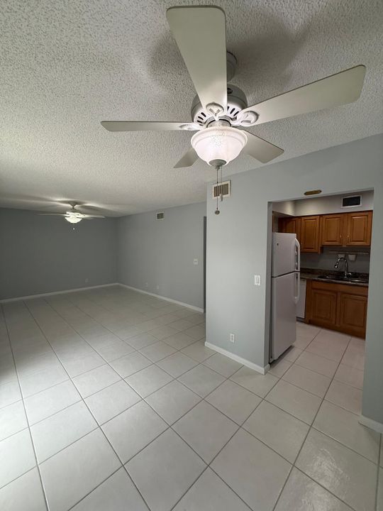 For Rent: $2,300 (2 beds, 2 baths, 960 Square Feet)