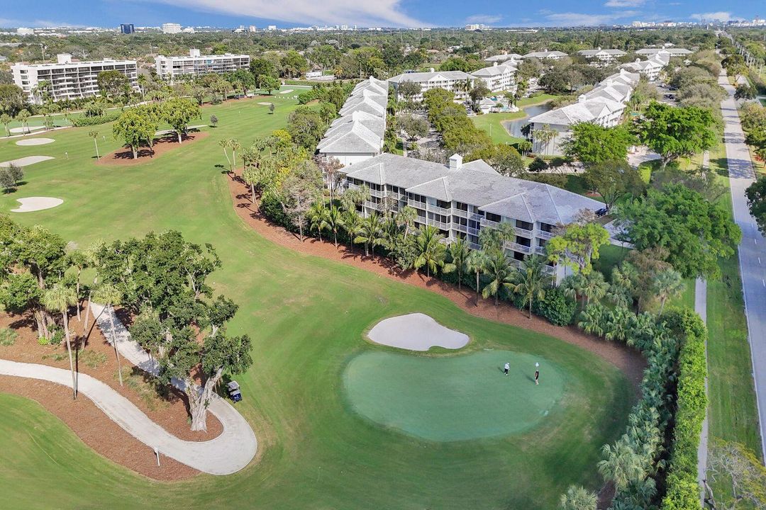 For Sale: $299,000 (2 beds, 2 baths, 1385 Square Feet)