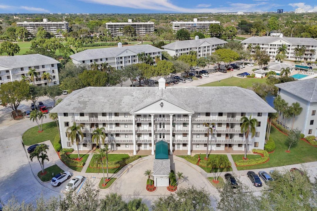 For Sale: $299,000 (2 beds, 2 baths, 1385 Square Feet)