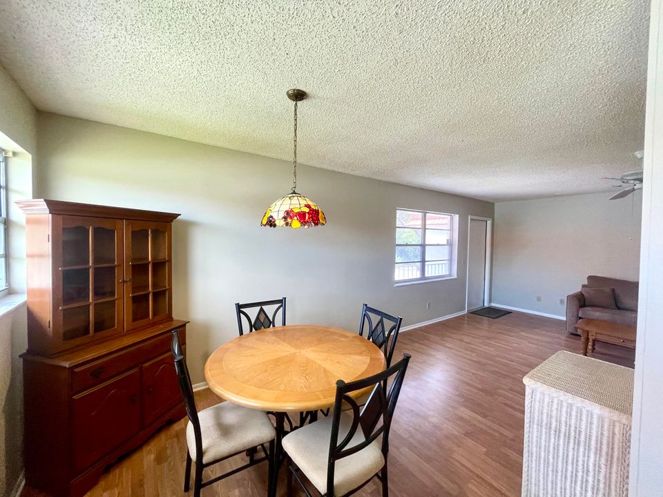 For Sale: $110,000 (2 beds, 2 baths, 1014 Square Feet)