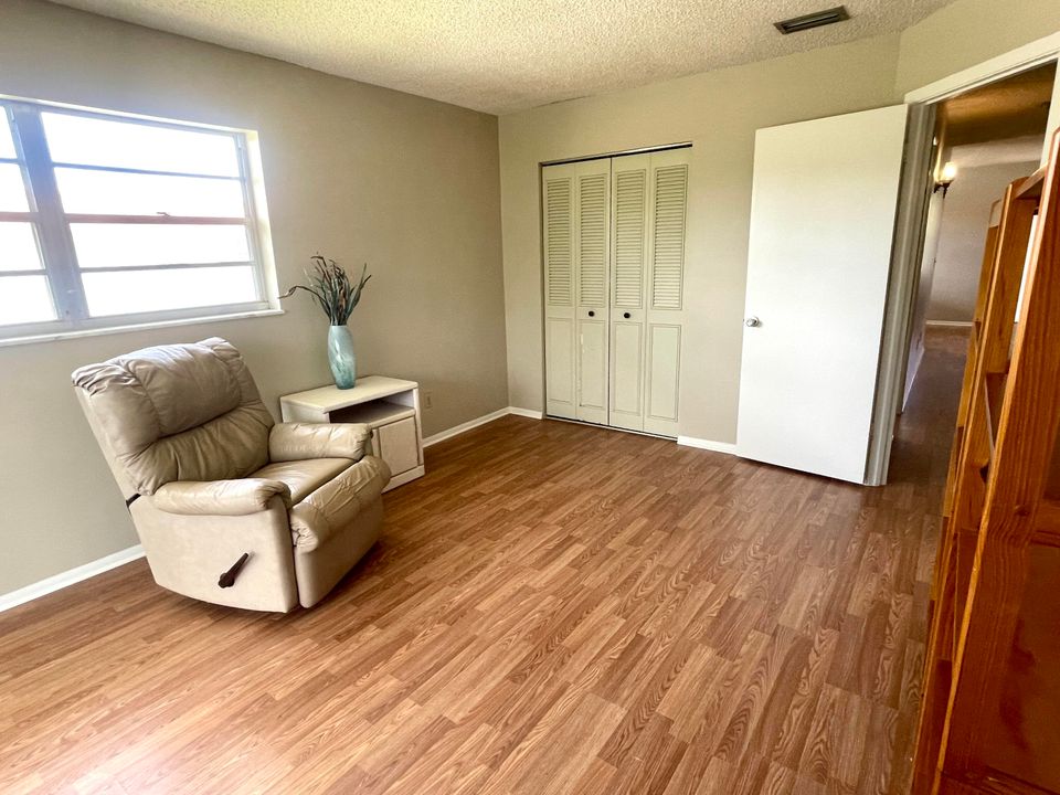 For Sale: $110,000 (2 beds, 2 baths, 1014 Square Feet)