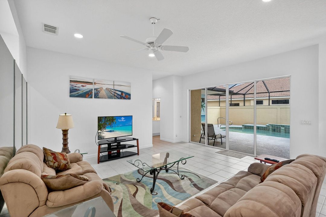 For Sale: $465,000 (4 beds, 3 baths, 2358 Square Feet)