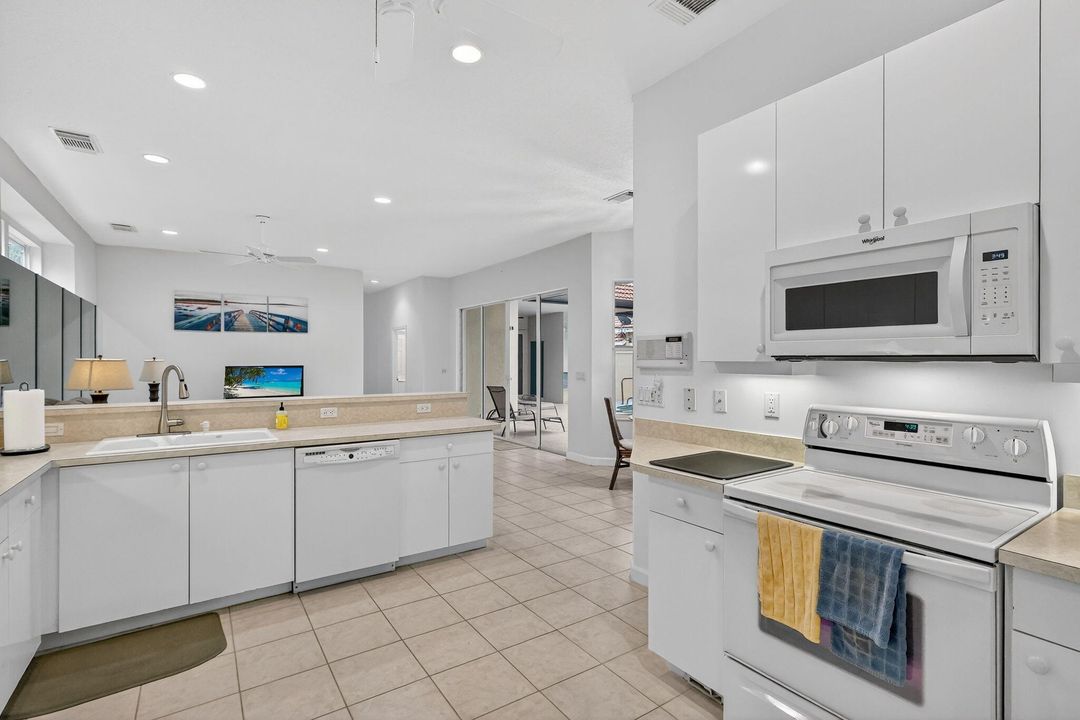 For Sale: $465,000 (4 beds, 3 baths, 2358 Square Feet)