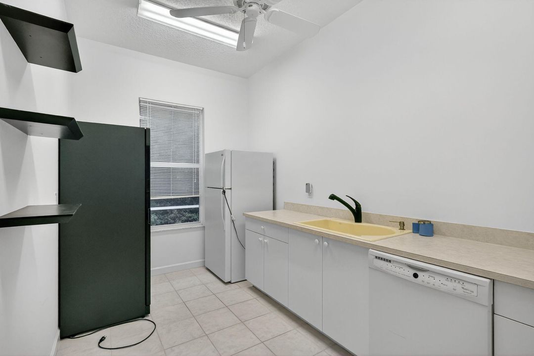 For Sale: $465,000 (4 beds, 3 baths, 2358 Square Feet)