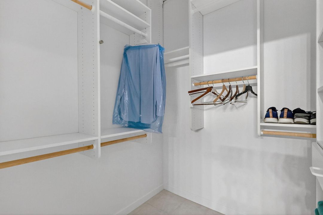 For Sale: $465,000 (4 beds, 3 baths, 2358 Square Feet)