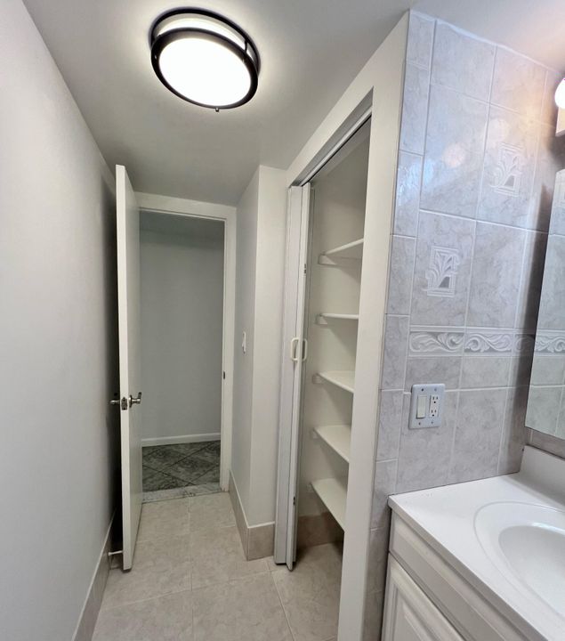 For Rent: $2,200 (3 beds, 2 baths, 1275 Square Feet)