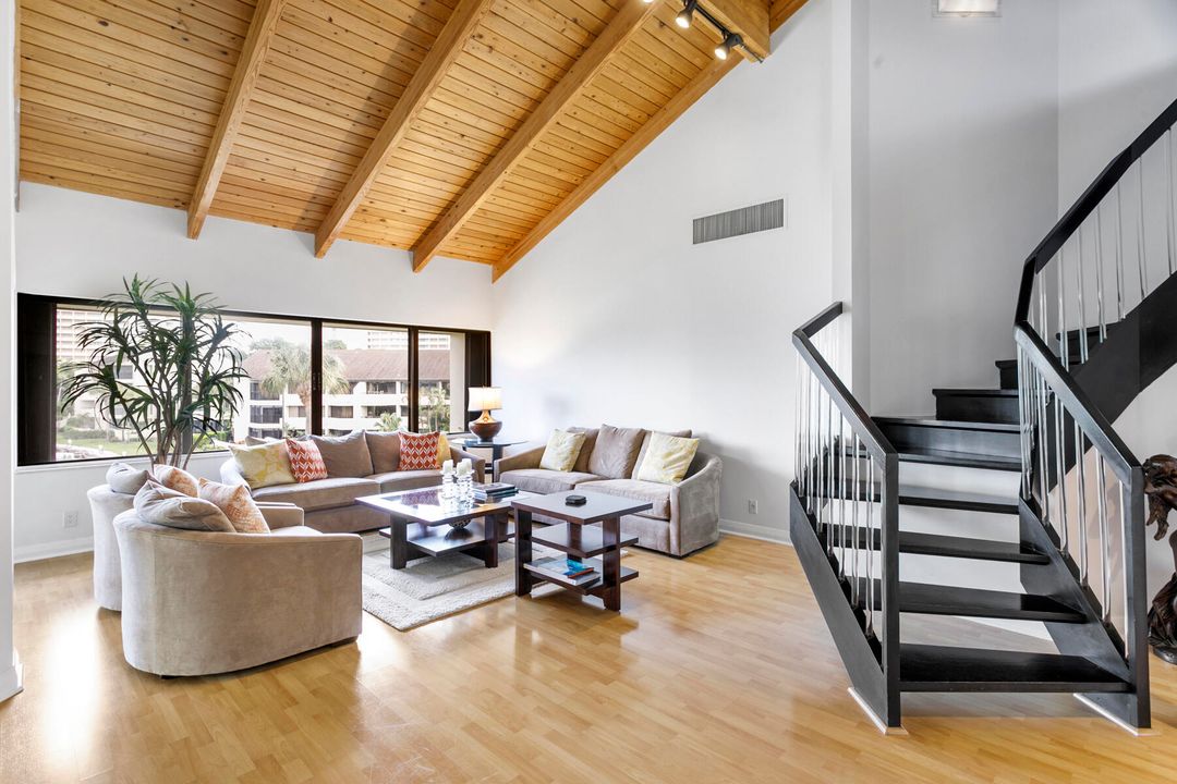 For Sale: $1,225,000 (4 beds, 3 baths, 3128 Square Feet)