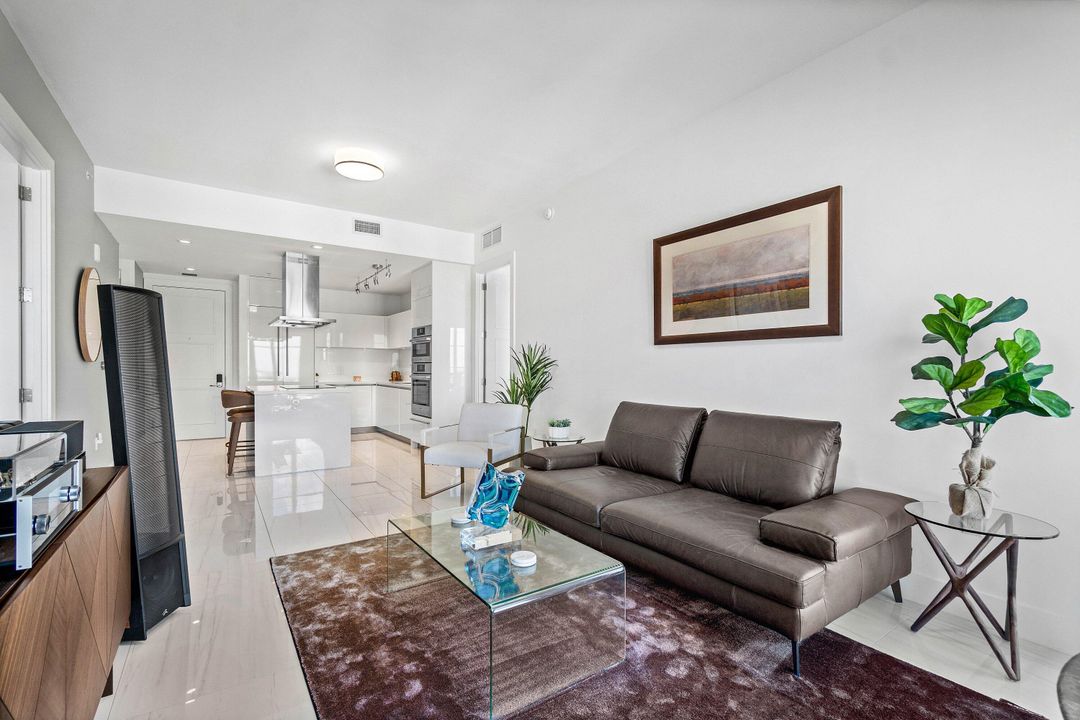 For Sale: $1,200,000 (2 beds, 2 baths, 1151 Square Feet)