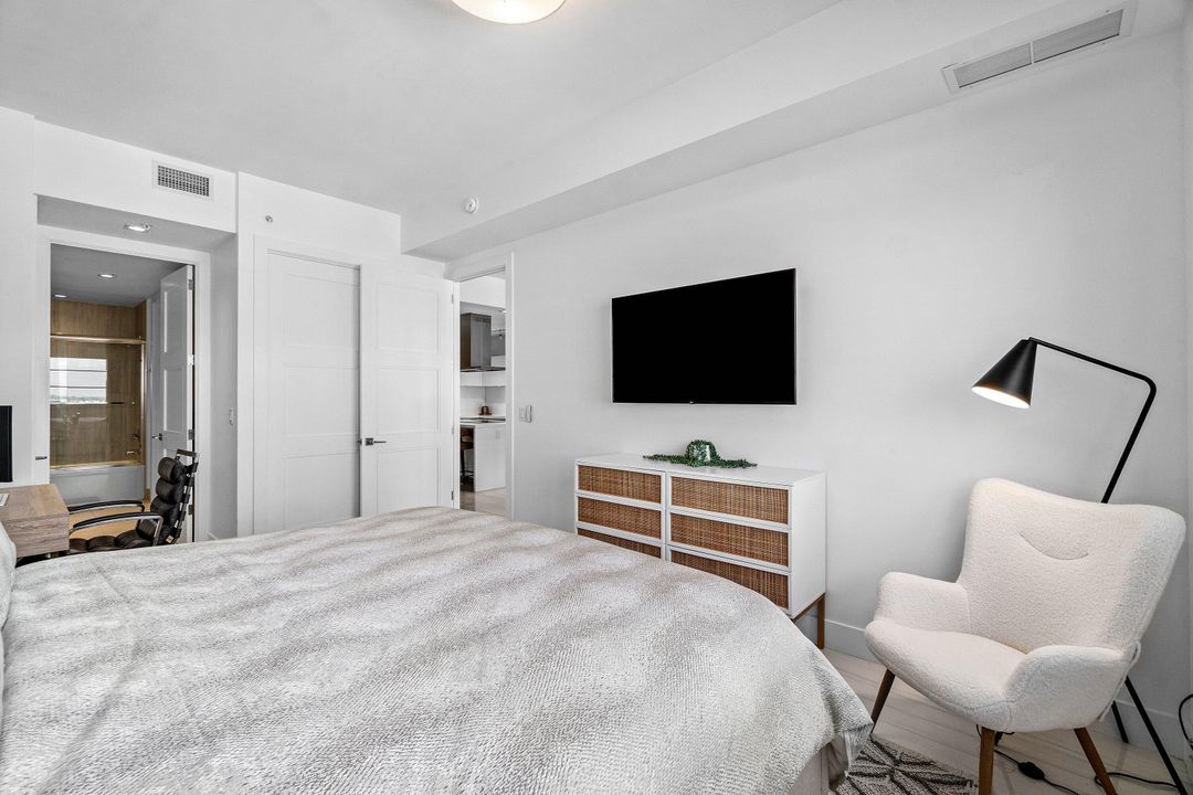 For Sale: $1,200,000 (2 beds, 2 baths, 1151 Square Feet)