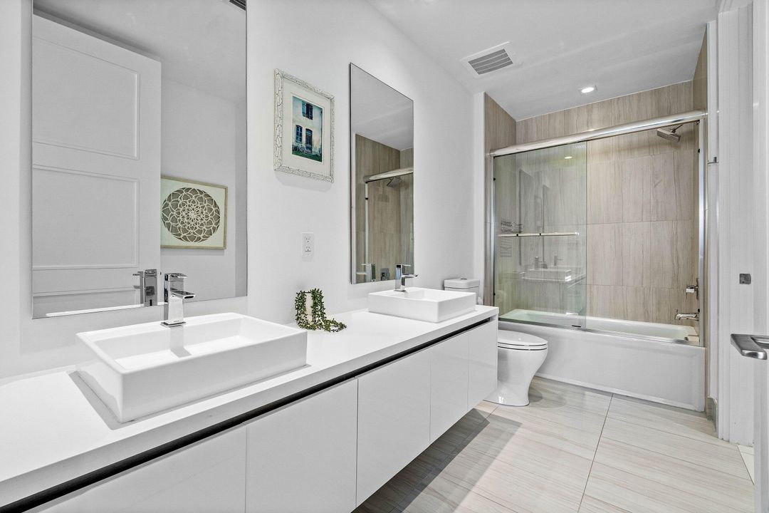 For Sale: $1,200,000 (2 beds, 2 baths, 1151 Square Feet)