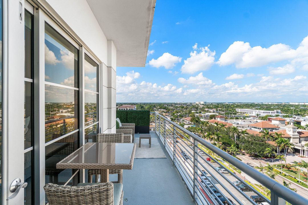 For Sale: $1,200,000 (2 beds, 2 baths, 1151 Square Feet)