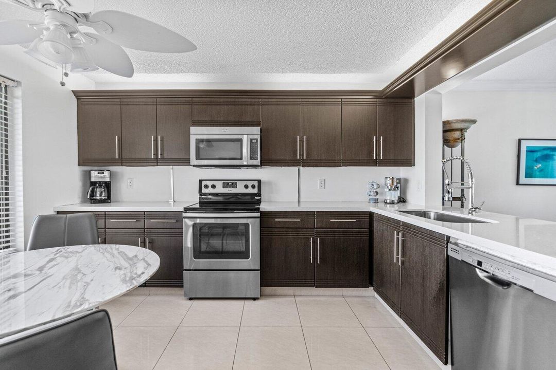 待售: $285,000 (2 贝兹, 2 浴室, 1280 平方英尺)