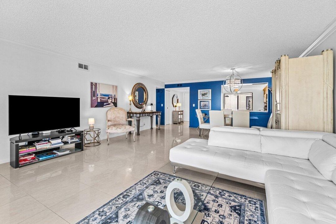 待售: $285,000 (2 贝兹, 2 浴室, 1280 平方英尺)