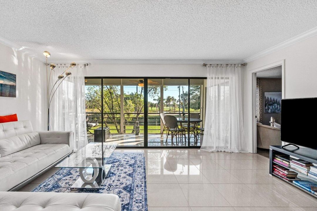 待售: $285,000 (2 贝兹, 2 浴室, 1280 平方英尺)