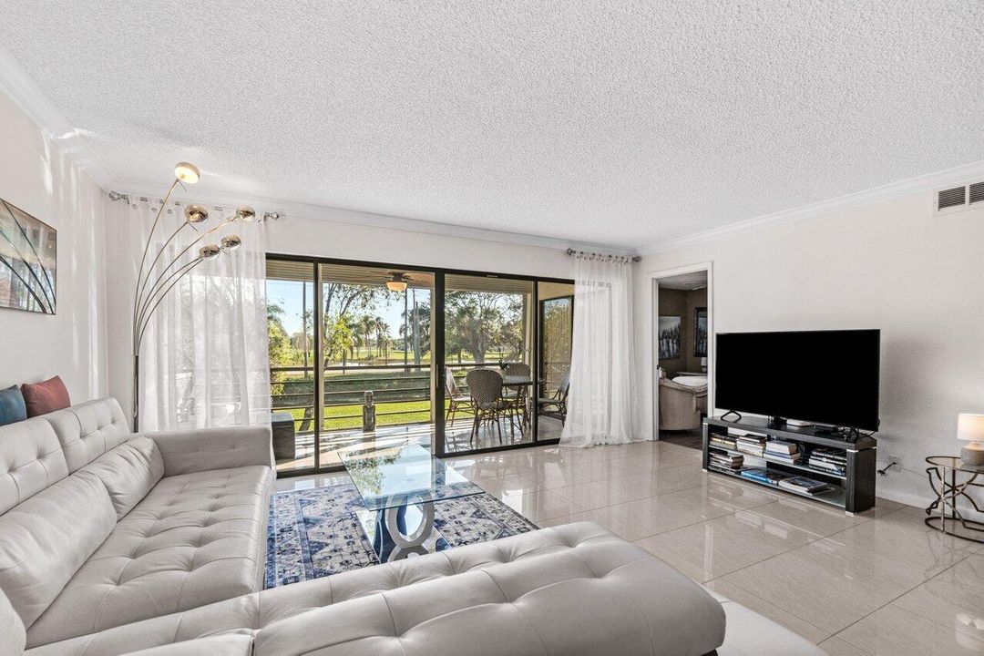 待售: $285,000 (2 贝兹, 2 浴室, 1280 平方英尺)