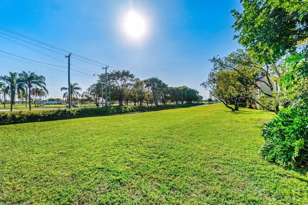 待售: $285,000 (2 贝兹, 2 浴室, 1280 平方英尺)