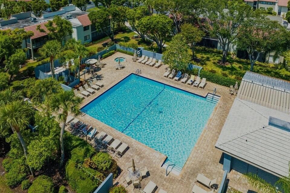 待售: $285,000 (2 贝兹, 2 浴室, 1280 平方英尺)