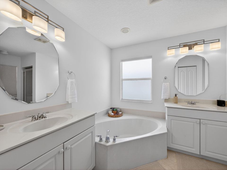 В аренду: $3,500 (3 спален, 2 ванн, 1625 Квадратных фут)