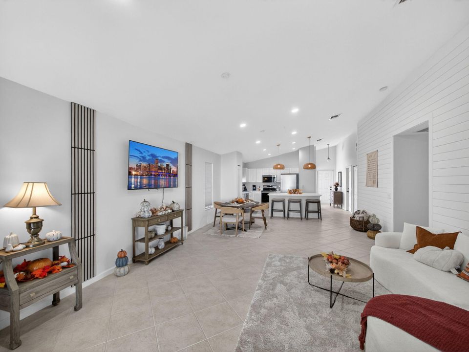 В аренду: $3,500 (3 спален, 2 ванн, 1625 Квадратных фут)