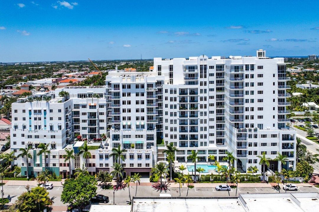 For Sale: $1,200,000 (2 beds, 2 baths, 1151 Square Feet)