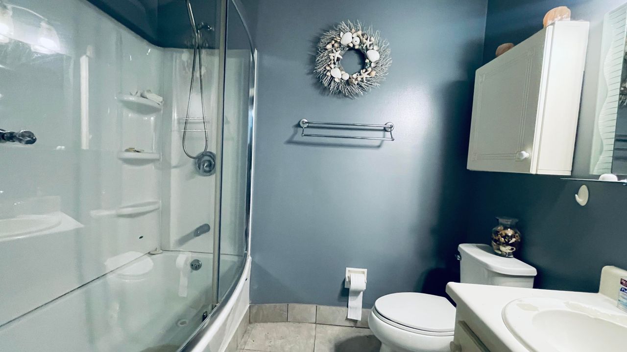 На продажу: $269,900 (2 спален, 2 ванн, 1062 Квадратных фут)