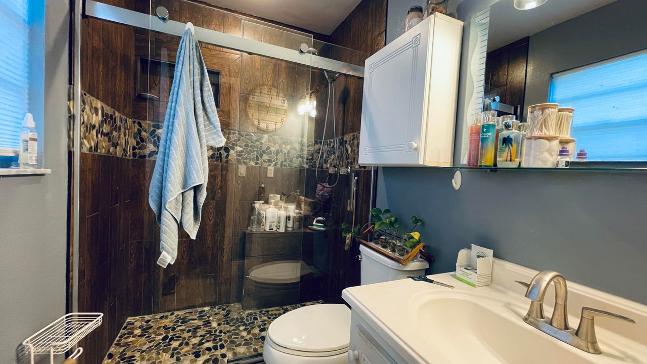 На продажу: $269,900 (2 спален, 2 ванн, 1062 Квадратных фут)