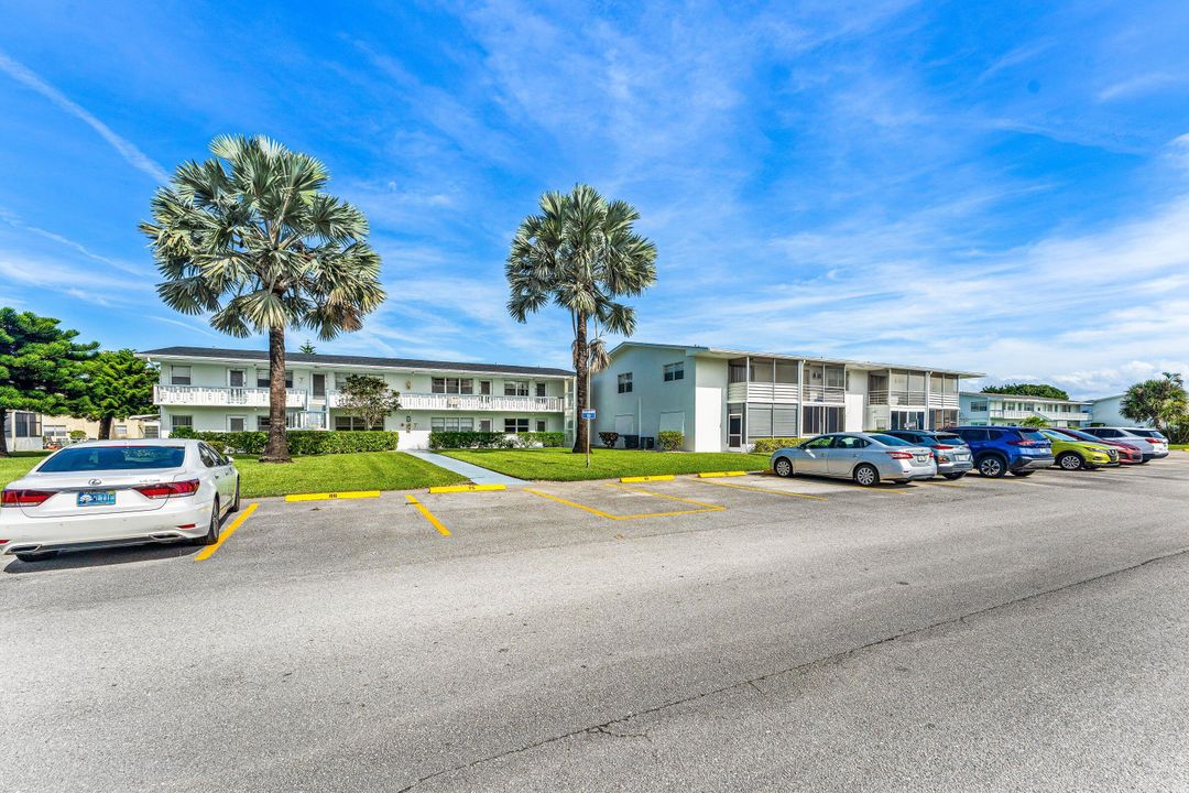 For Sale: $50,000 (1 beds, 1 baths, 646 Square Feet)