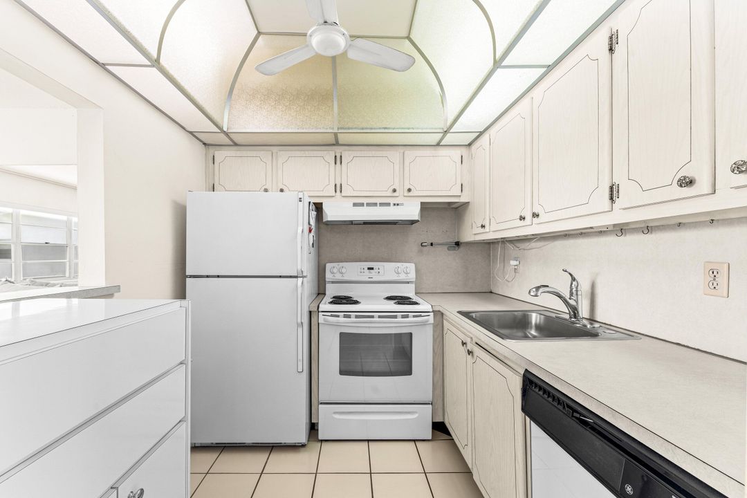 For Sale: $50,000 (1 beds, 1 baths, 646 Square Feet)