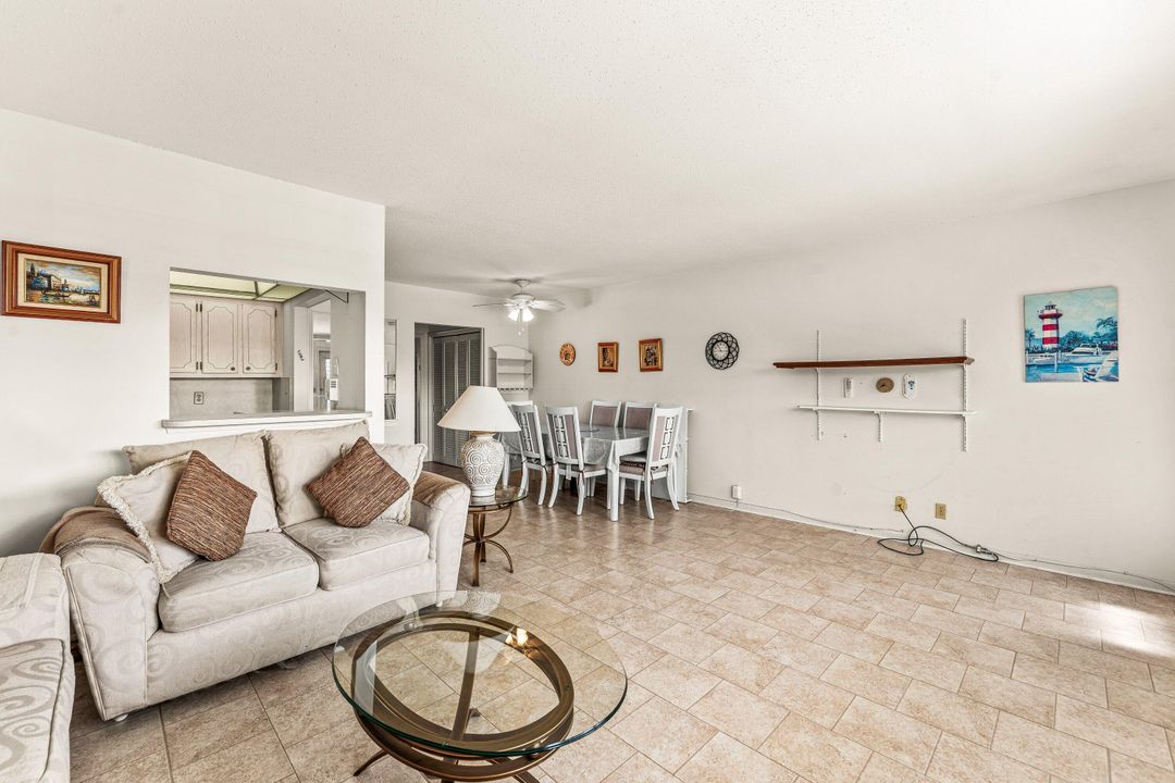 For Sale: $50,000 (1 beds, 1 baths, 646 Square Feet)