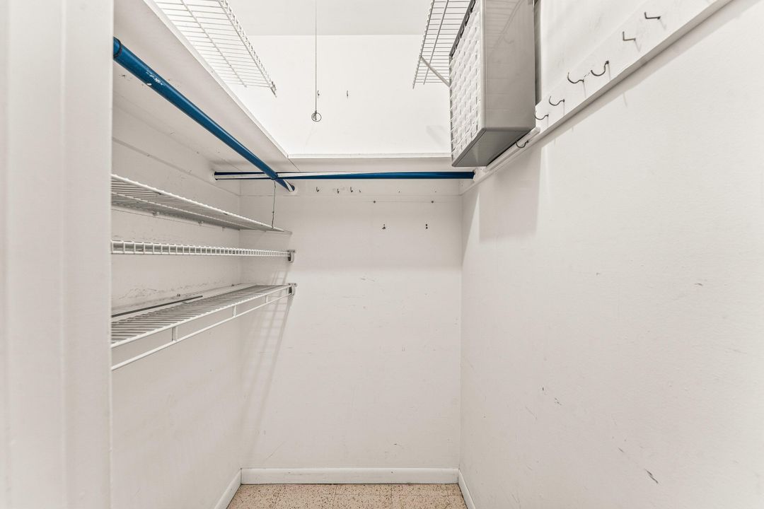 For Sale: $50,000 (1 beds, 1 baths, 646 Square Feet)